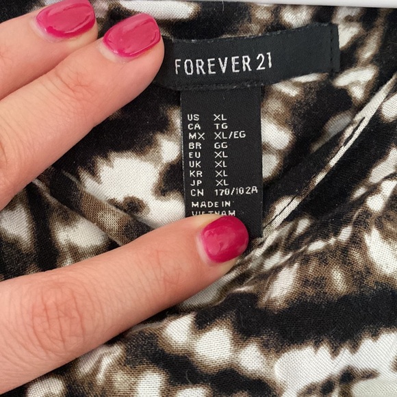 Forever 21 Black & White Tie Dye Sun Dress - Picture 6 of 11